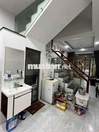 Nhà 1 trệt 3 6pn ,4wc lầu đường vườn lài an phú đông
