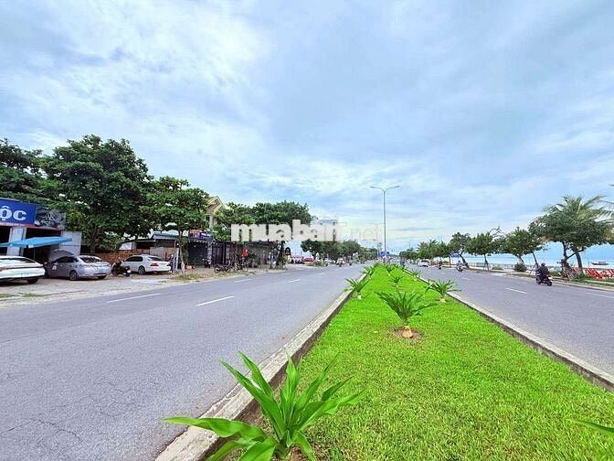 Bán lô góc 2 mặt tiền Nguyễn Tất Thành & Yên Khê 1,view trực diện biển