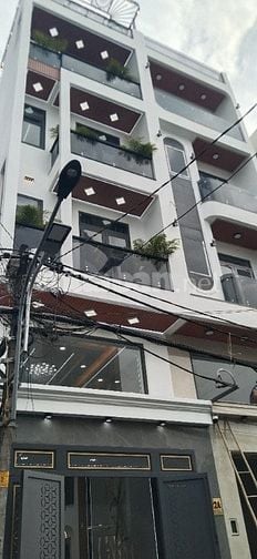 Nhà 5 Tấng.DTS:300m2.Giá hơn 8 tỷ.Đường Nguyễn Ánh Thủ,TPHCM 