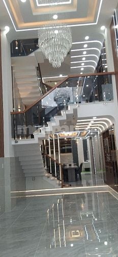 Nhà 5 Tấng.DTS:300m2.Giá hơn 8 tỷ.Đường Nguyễn Ánh Thủ,TPHCM 
