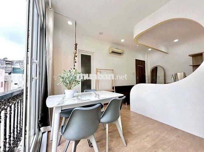 MỚI XÂY FULL NỘI THẤT TÁCH BẾP_BAN CÔNG NGAY LÊ VĂN QUỚI