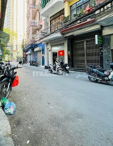Bán nhà Giáp Bát - Hoàng Mai: 54m, 4 tầng. Giá 16tỷ. Ôtô tránh, Vỉa hè Bán nhà Giáp Bát - Hoàng Mai: 54m, 4 tầng. Giá 16tỷ. Ôtô tránh, Vỉa hè