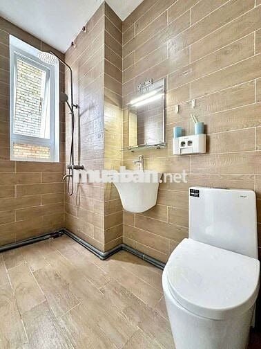 MỚI XÂY FULL NỘI THẤT TÁCH BẾP_BAN CÔNG NGAY LÊ VĂN QUỚI