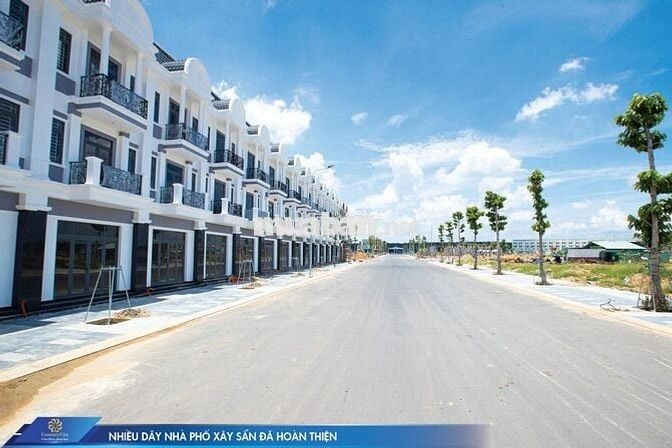 Bán gấp đất dự án 100m2, sổ hồng thổ cư, cách sân bay 3km.