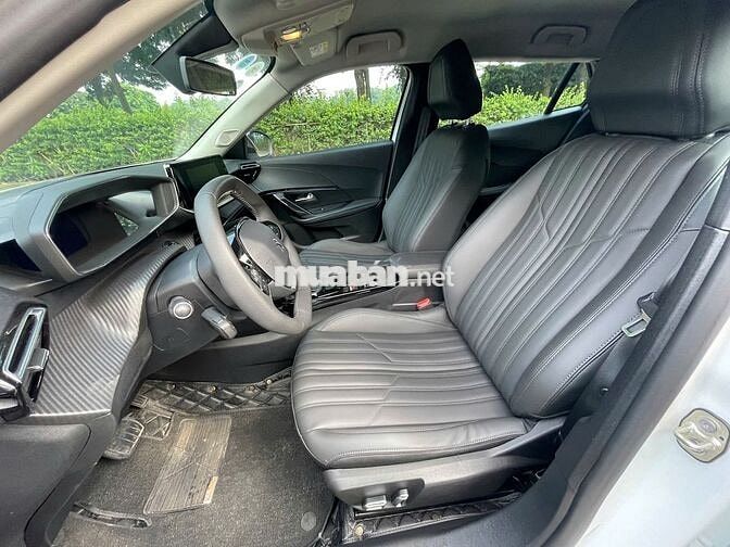 Peugeot 2008 2022 GT Line 1.2 AT - 50000 km