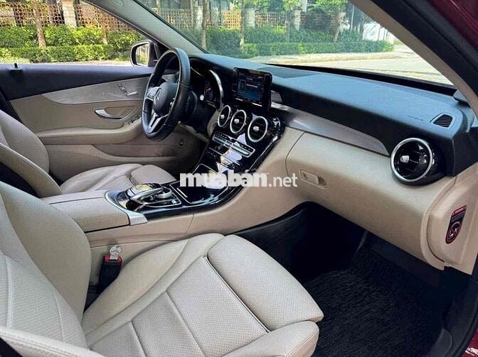 Mercedes Benz  C180 sx 2020  chạy 70000 km quá đep
