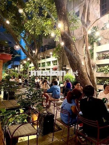 SÂN VƯỜN 18M DÀI 30M PHÙ HỢP LÀM CAFÉ NHÀ HÀNG TRUNG TÂM QUẬN 1