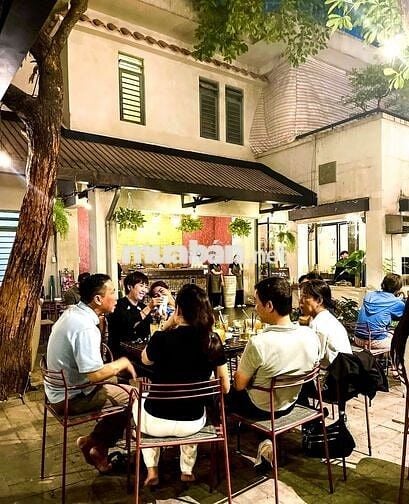 SÂN VƯỜN 18M DÀI 30M PHÙ HỢP LÀM CAFÉ NHÀ HÀNG TRUNG TÂM QUẬN 1
