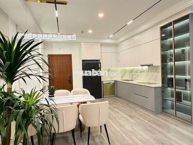 Căn góc 3 ngủ Intracom 33 – 135m², full nội thất, hướng Đông Nam