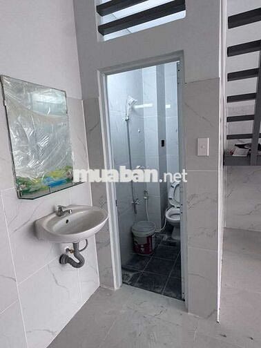 CẦN CHO THUÊ NHÀ MẶT TIỀN.TÂN THỚI HIỆP 21. Q12. GIÁ 10TR