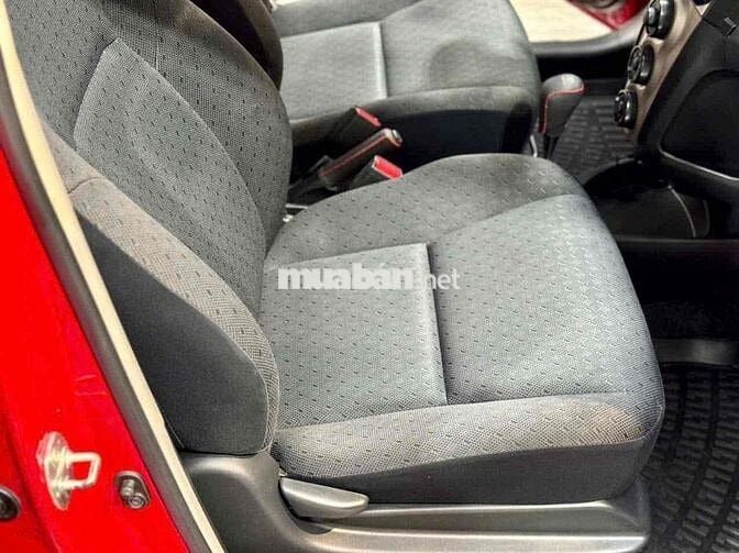 Toyota Yaris 2012 1.5 AT - 67 km
