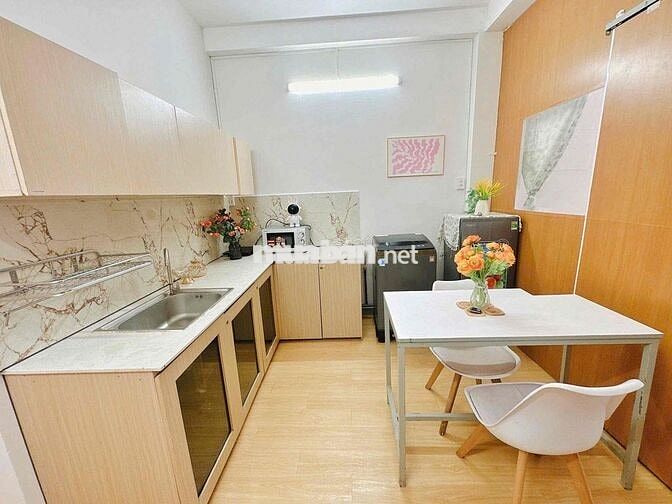 Căn hộ 1PN ban công, Full nội thất, sofa, đường oto, gần Metro, Q3,BT