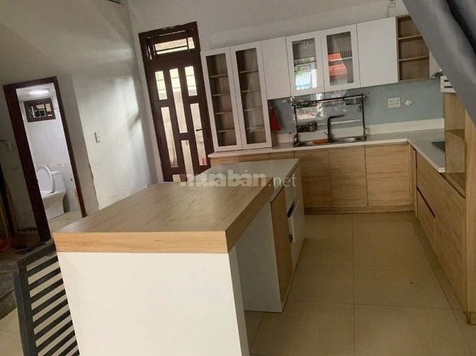 Anh về Úc bán nhà mặt tiền cách chợ ĐP chưa tới 900m