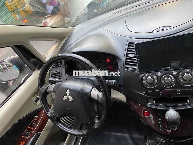 Mitsubishi Grandis 2009 2.4 Mivec - 120000 km