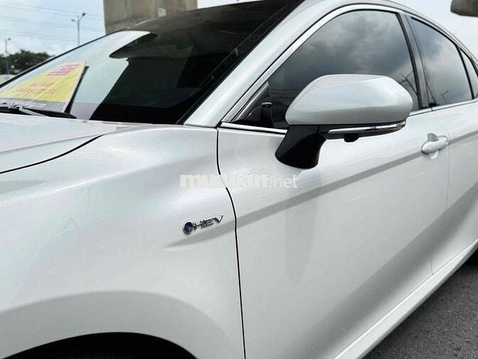 Toyota Camry 2025 2.5HV - 1300 km - Giá còn giảm