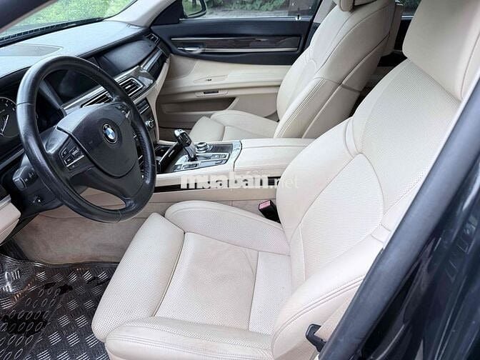 BMW 7 Series 2011 750Li - 120000 km