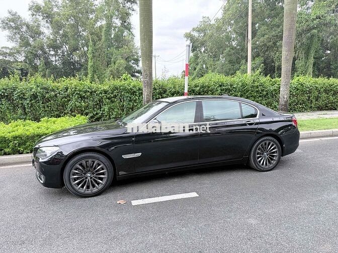 BMW 7 Series 2011 750Li - 120000 km