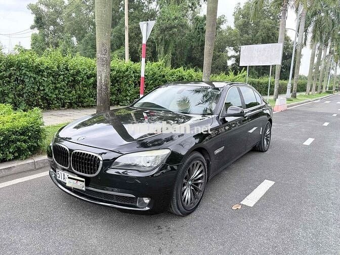 BMW 7 Series 2011 750Li - 120000 km