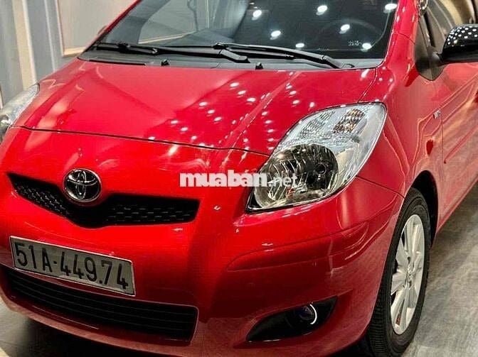 Toyota Yaris 2012 1.5 AT - 67 km
