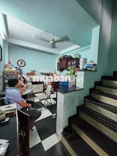 Bán nhà Tân Sơn Nhì (1 trệt 3 lầu) – khu sầm uất, sổ hồng riêng