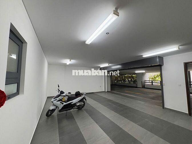 Cho thuê Skylinked Villa 164m2 có gara riêng tại Celadon City