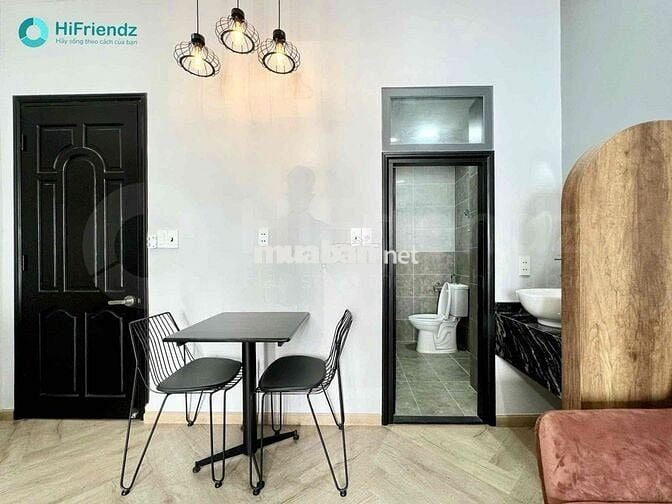 STUDIO BAN CÔNG XA BẾP NGAY LÊ VĂN SỸ TONE TRẦM CỰC SANG MỚI TINH