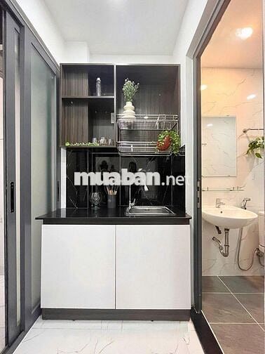 CĂN HỘ FULL NỘI THẤT MỚI TINH CỬA SỔ TRỜI