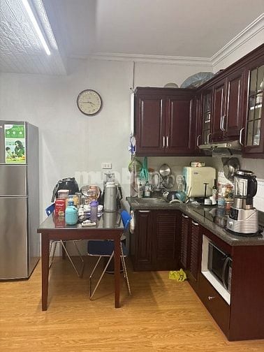 Cho thuê căn hộ 2 phòng ngủ. Địa chỉ P201 đơn  nguyên 1 ngõ 73 Ng