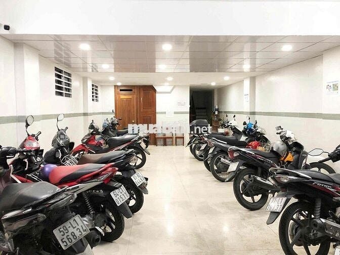 CĂN HỘ CÓ GÁC CỬA SỔ THOÁNG THANG MÁY Ở ĐƯỢC 4 NGƯỜI- GẦN TRUNG TÂM Q1