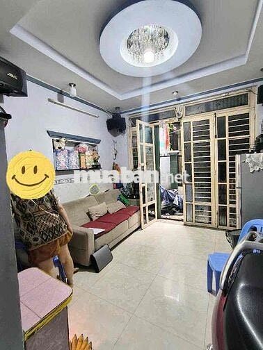 Giáp Quận 1 | Điện Biên Phủ - Nguyễn Cửu Vân | 3 Tầng 23m² Gần Hàng Xa