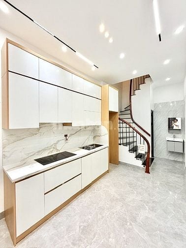 Bán nhà phố Bạch Mai ngõ nông thoáng sáng, Dt 32m2, 5t, đẹp ở ngay.