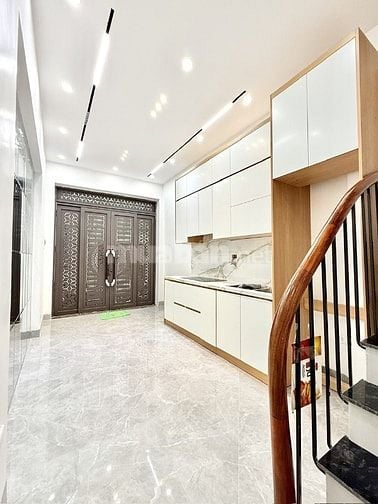 Bán nhà phố Bạch Mai ngõ nông thoáng sáng, Dt 32m2, 5t, đẹp ở ngay.