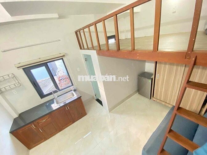 CĂN HỘ CÓ GÁC CỬA SỔ THOÁNG THANG MÁY Ở ĐƯỢC 4 NGƯỜI- GẦN TRUNG TÂM Q1