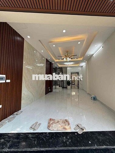 nguyễn chính ô tô tránh,7 chỗ vào nhà,42m 5 tầng thang máy
