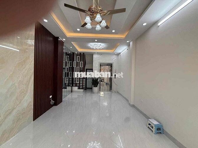nguyễn chính ô tô tránh,7 chỗ vào nhà,42m 5 tầng thang máy