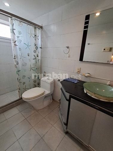 Bán căn hộ ccư Lầu 3 đg Bà Hom, P13, Q6 cũ. DT: 68m2: 2 phòng ngủ