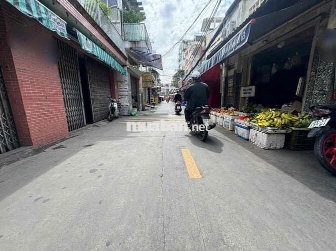 Nhà cấp 4, DT 40m2, hẻm ô tô, 4,7 tỷ, tiện cải tạo hoặc xây mới