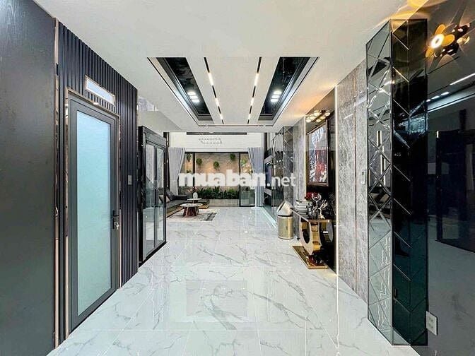 NHÀ CÓ THANG MÁY NGAY CẠNH PHÚ MỸ HƯNG QUẬN 7.