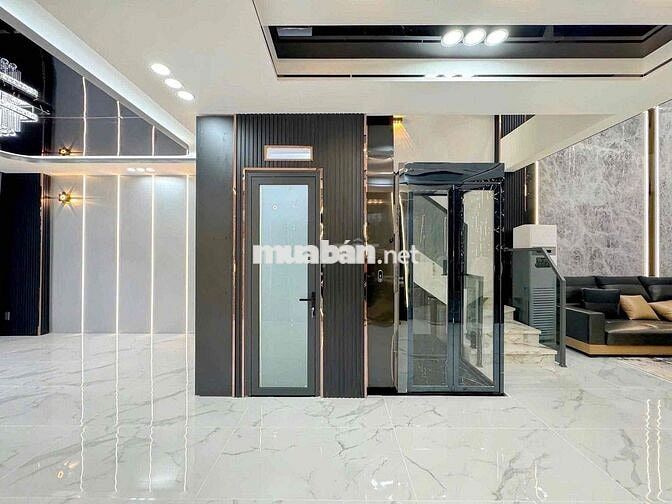 NHÀ CÓ THANG MÁY NGAY CẠNH PHÚ MỸ HƯNG QUẬN 7.
