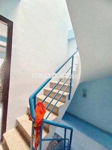 Bán gấp nhà mặt tiền đường số 15, Tân Thuận Quận 7, nhỉnh 7 tỷ.