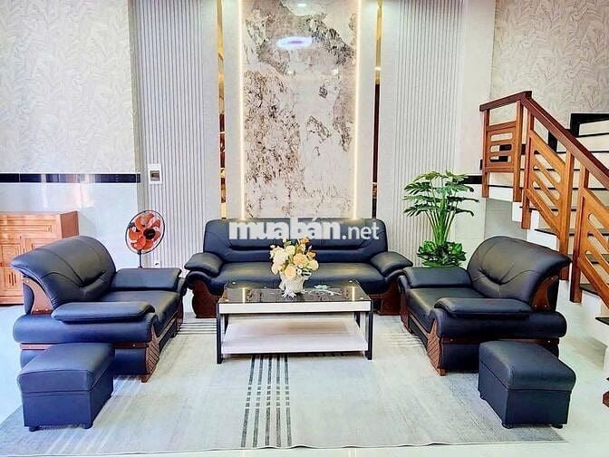 XE HƠI ĐỖ CỬA- 3TẦNG Ở NGAY- VƯỜN LÀI CHỈ 6.2TỶ