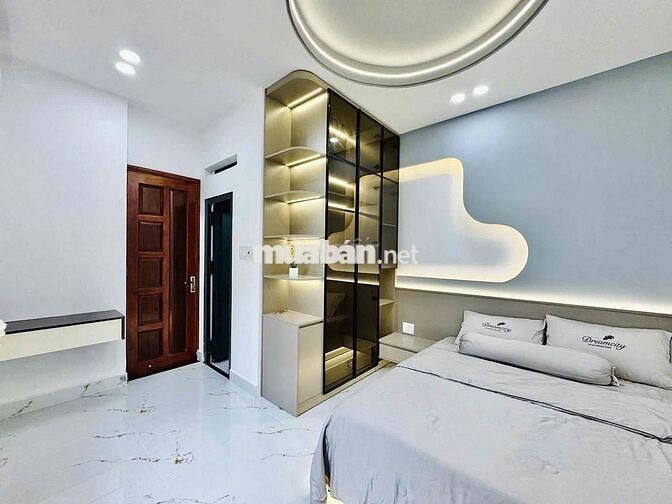 Bán nhà ngay Nguyễn Tri Phương Q10, ngang 4.5m, 38m2, cách mặt tiền 2