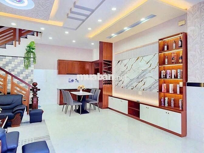 XE HƠI ĐỖ CỬA- 3TẦNG Ở NGAY- VƯỜN LÀI CHỈ 6.2TỶ
