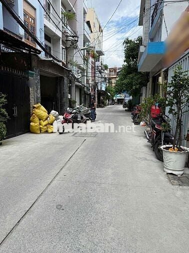 Bán nhà ngay Nguyễn Tri Phương Q10, ngang 4.5m, 38m2, cách mặt tiền 2