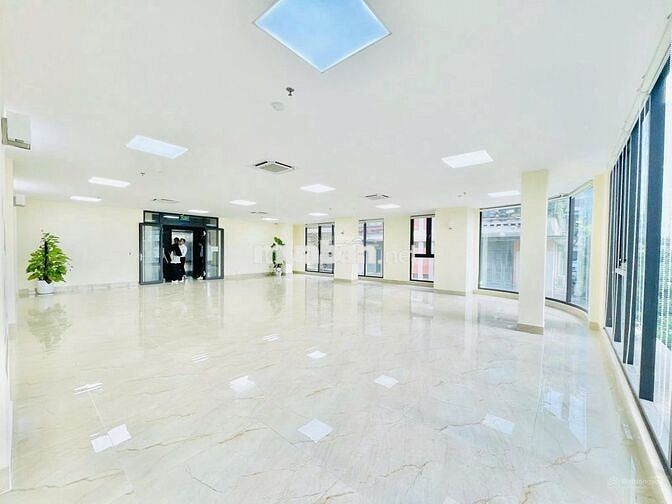 Sàn Văn Phòng MT Cộng Hòa Ngay Út Tích- Cộng Hòa. Đoạn Đẹp. 400m2 Sàn.