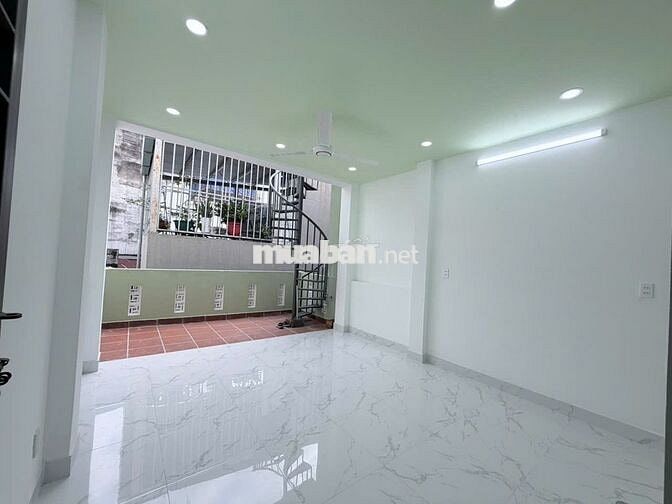 Nhà xây mới đang làm hoàn công 6ty750