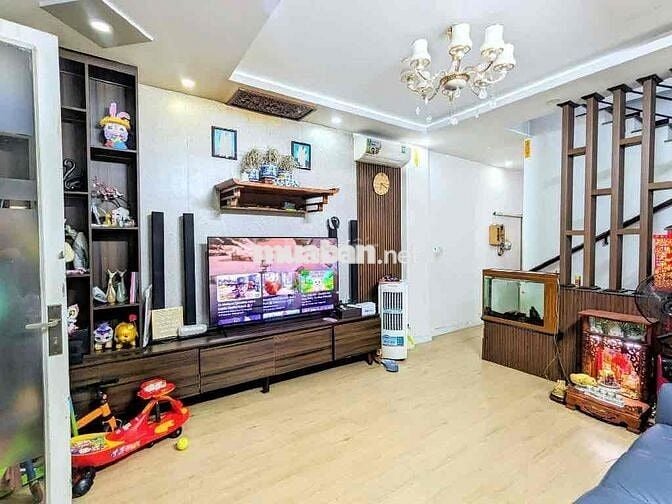 CẦN BÁN NHÀ QUẬN 10 PHƯỜNG HOÀ HƯNG.DT 36m2-2 TẦNG MỚI ĐẸP- GIÁ 7,3 tỷ