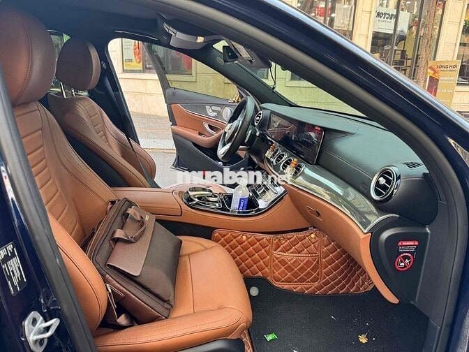 Mercedes E300 AMG 2020 Siu Lướt 22.000 km