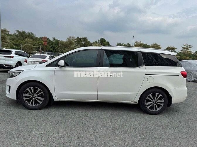 Kia Sedona 2018 máy  dầu 2.2 bản tiêu chuẩn