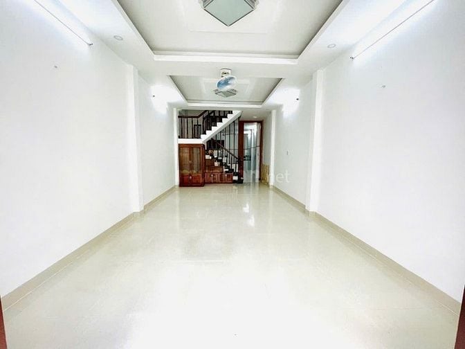GIA ĐÌNH CHO THUÊ NHÀ NGUYÊN CĂN 4x18M - GIÁ THUÊ 35 TRIỆU